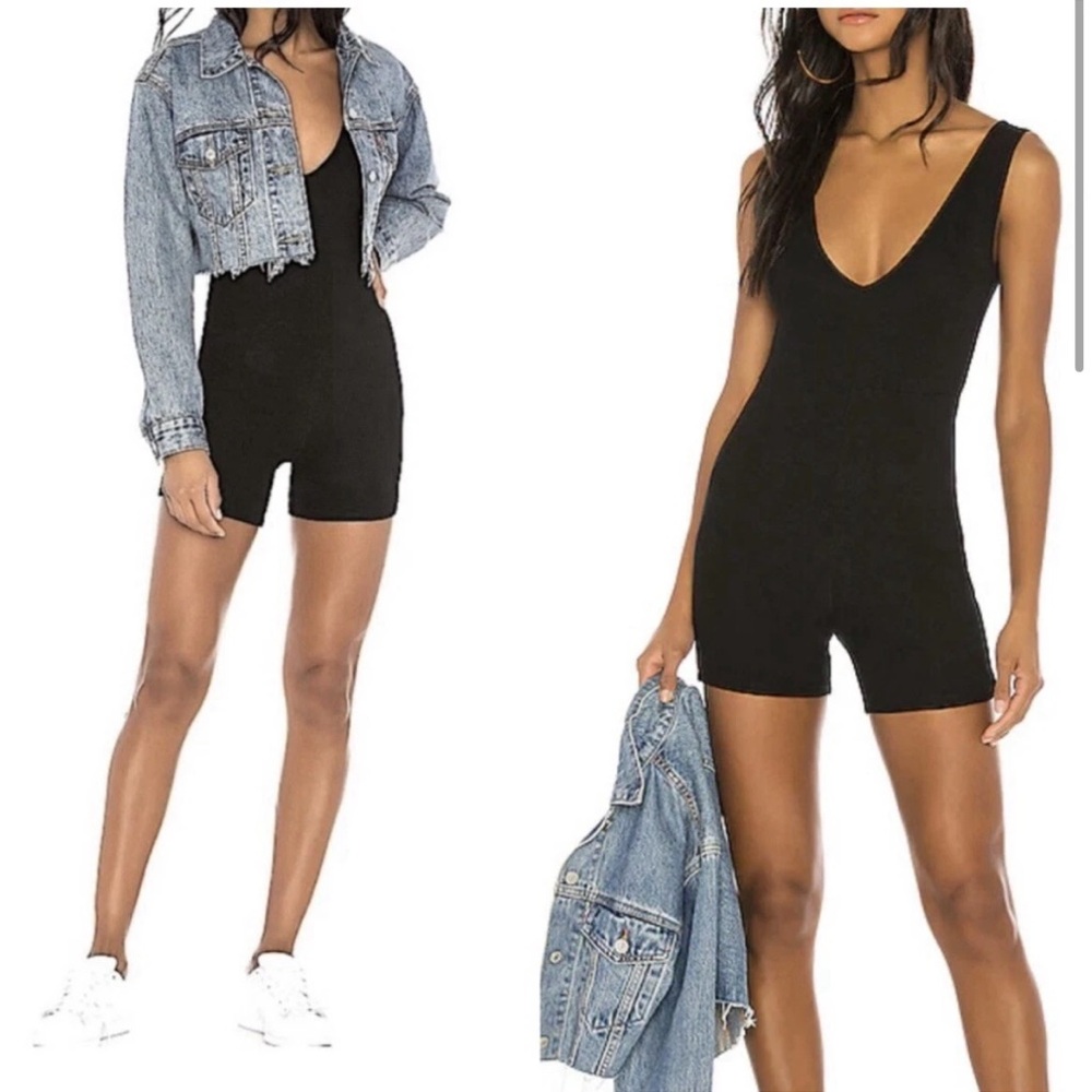 House of Harlow 1960 All Day Contour V Neck Shorts Romper in Black NWOT Medium